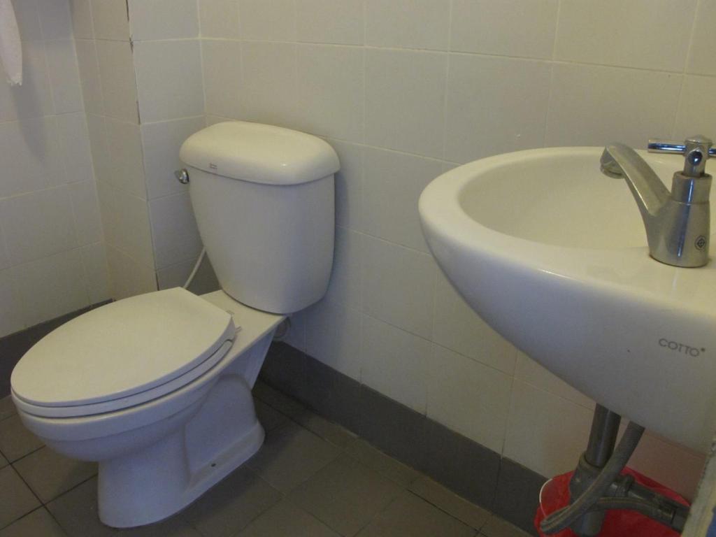 De Talak Hostel Μπανγκόκ Δωμάτιο φωτογραφία